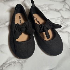Toddler girl Old Navy bow shoes